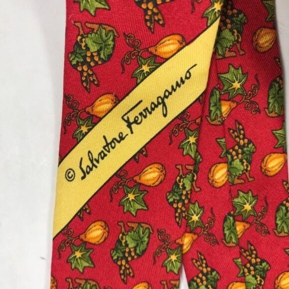 Salvatore Ferragamo Tie Red Green Rabbits 3-3/4" Wide 58" Length - Picture 7 of 9